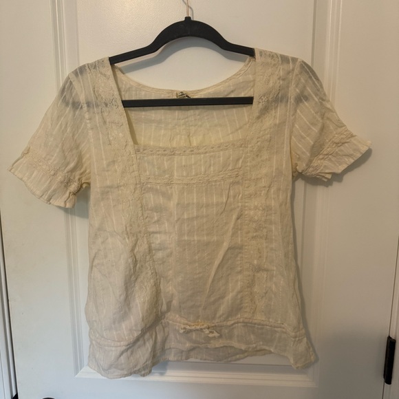 girl krazy Tops - Girl Krazy Cream 100% Cotton Blouse